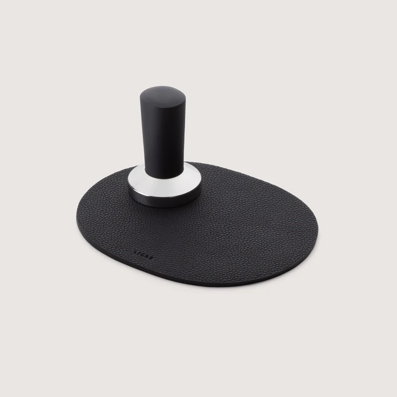 LIGRE Tampermatte aus Rindleder – pebble black, 190 × 150 mm