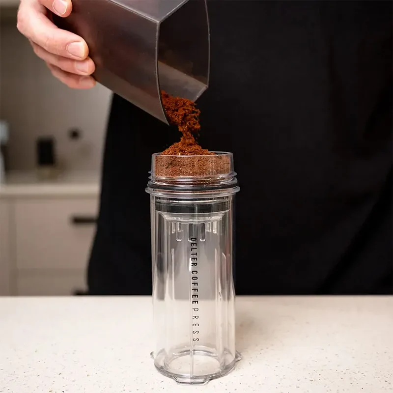 Delter Coffee Press – Volle Geschmackskontrolle in Clear & Grey Limited Edition