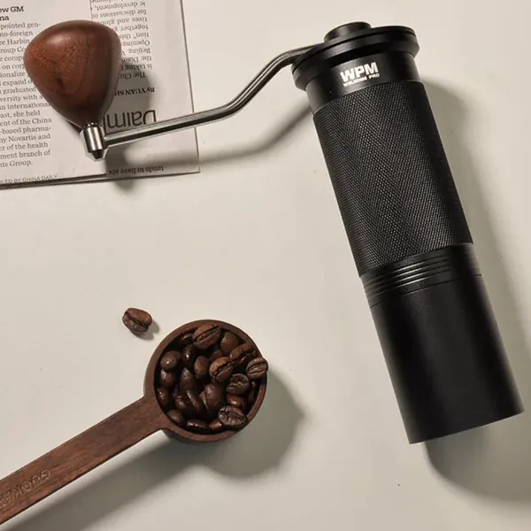 WPM Manuelle Kaffeemühle (Mini) – Dein Premium-Begleiter für unterwegs
