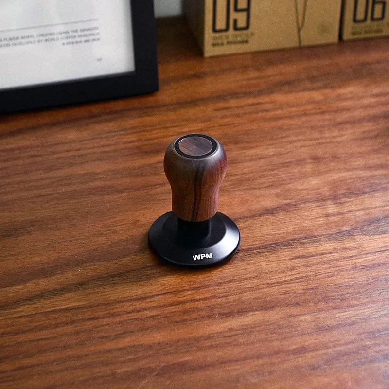 WPM Federbelasteter Tamper (58,35 mm) – Konstante Präzision für Deinen Espresso