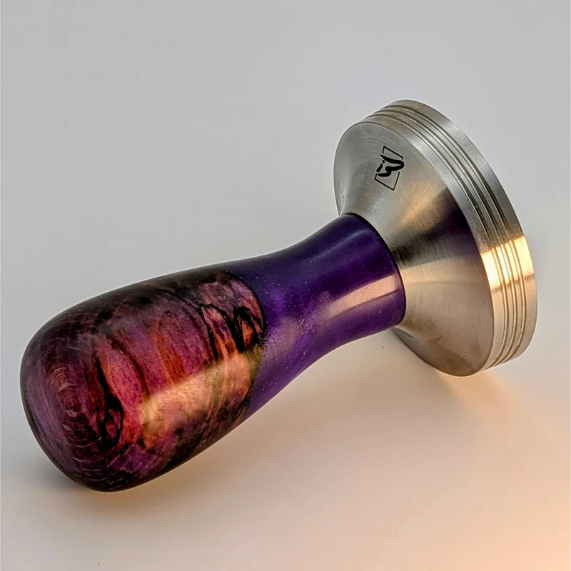 Epoxy Elegance Tamper #11 – Gestockte Buche & Violett