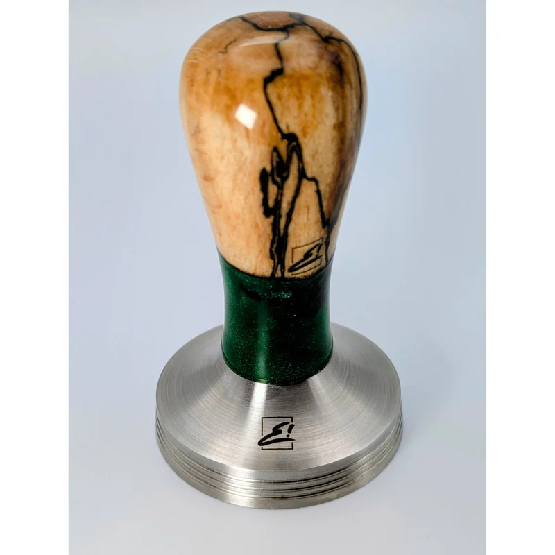Epoxy Elegance Tamper #19 – Gestockte Buche & Smaragdgrün