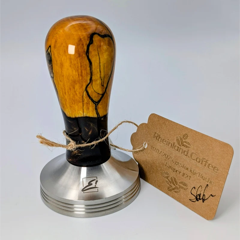Epoxy Elegance Tamper #21 – Gestockte Buche & Black Resin | Emmerich Art