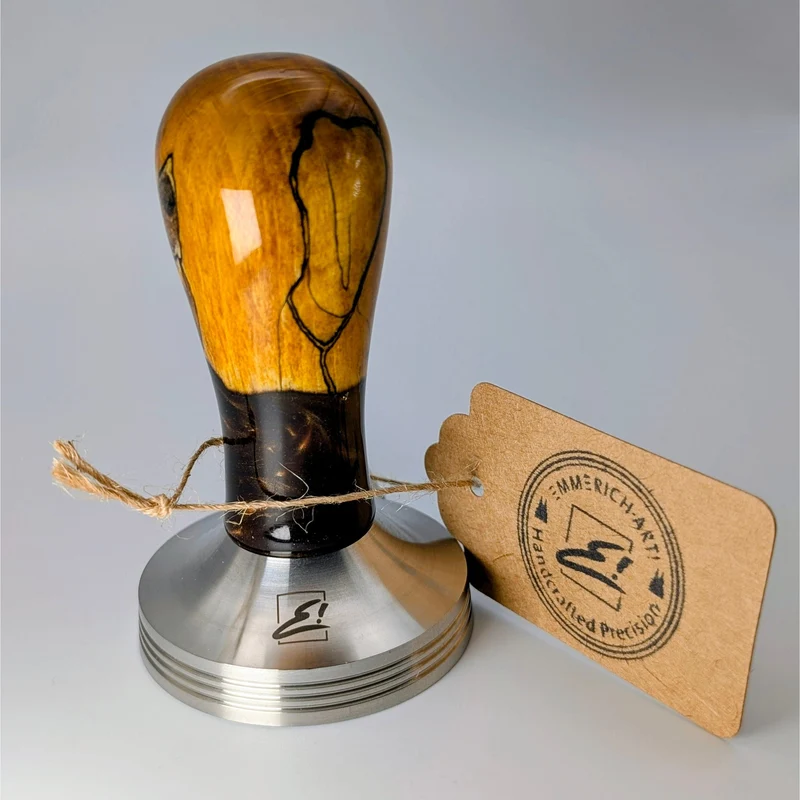 Epoxy Elegance Tamper #21 – Gestockte Buche & Black Resin | Emmerich Art