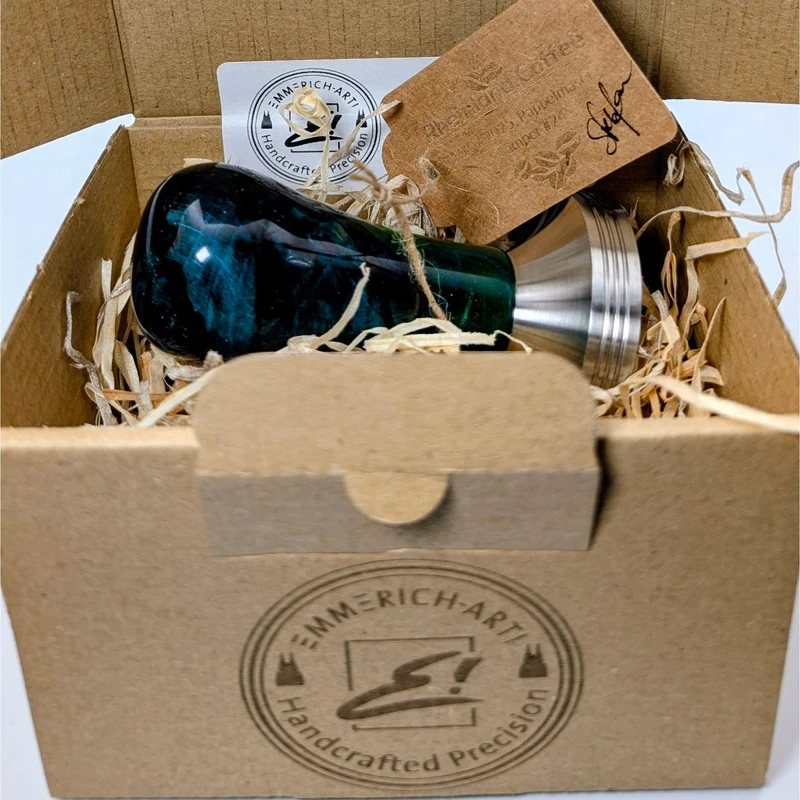Epoxy Elegance Tamper #24 – Gestockte Buche & Tiefgrün
