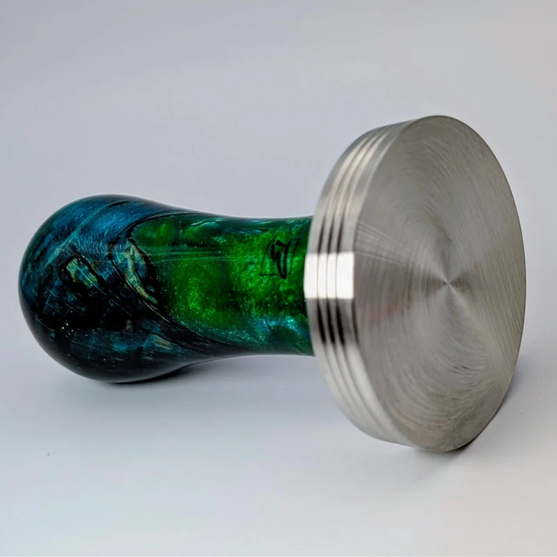 Epoxy Elegance Tamper #24 – Gestockte Buche & Tiefgrün