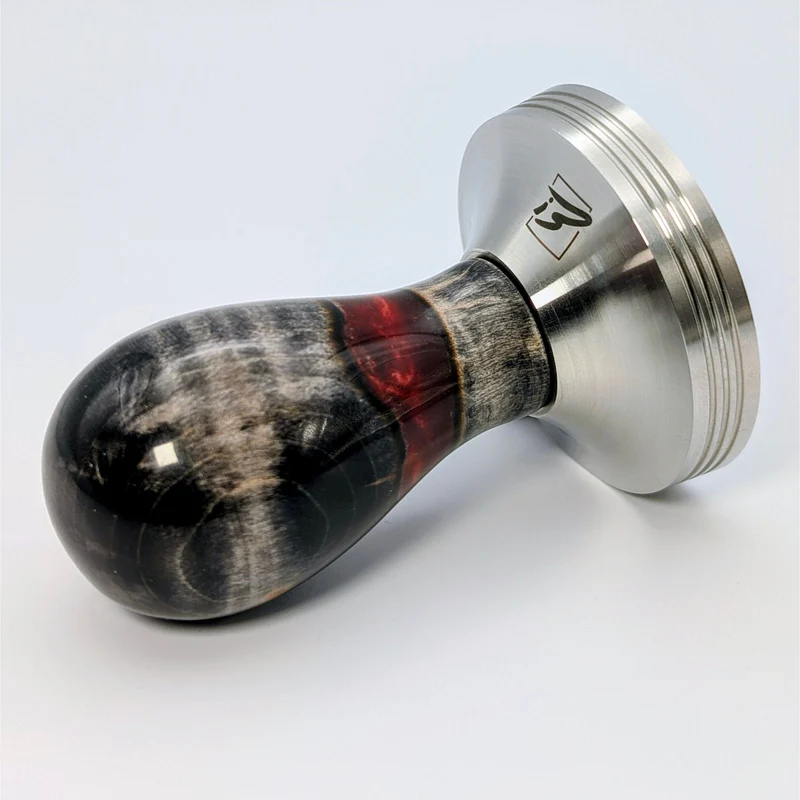 Epoxy Elegance Tamper #22 – Dunkles Holz & Rauchrot