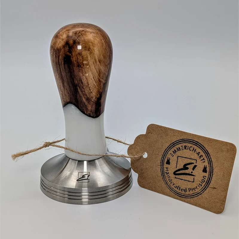Epoxy Elegance Tamper #18 – Gestockte Buche & Milchglasweiß