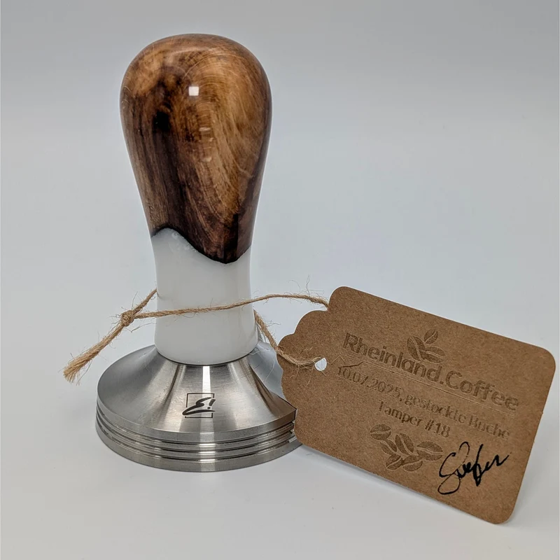 Epoxy Elegance Tamper #18 – Gestockte Buche & Milchglasweiß