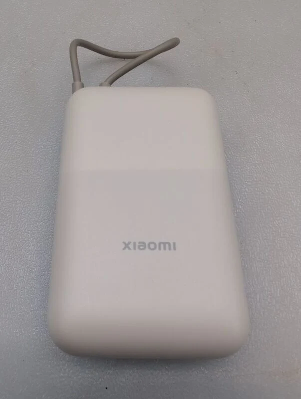 B-Ware Xiaomi Powerbank 10000 mAh Quick Charge 3.0 Zusatzakku Ladegerät Weiß matt 3A