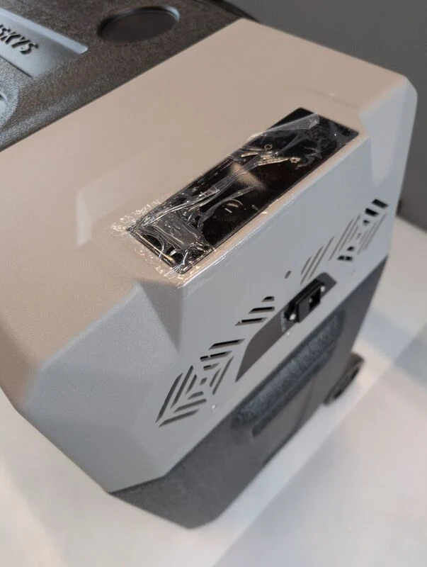 C-Ware Kompressor Kühlbox Yukon 50l Kühlgerät mit App Steuerung und USB Anschluss grau
