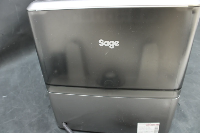 B-Ware Sage SES880BSS4EEU1 The Barista Touch Siebträgermaschine SIEHE TEXT/FOTO