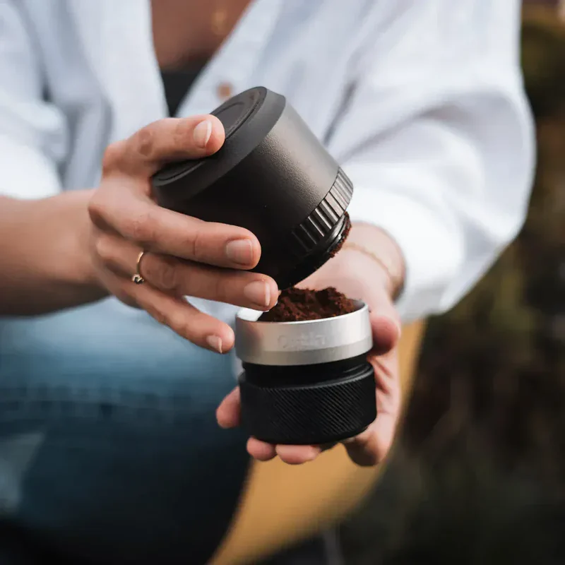 OutIn Fino Tragbare Elektrische Kaffeemühle