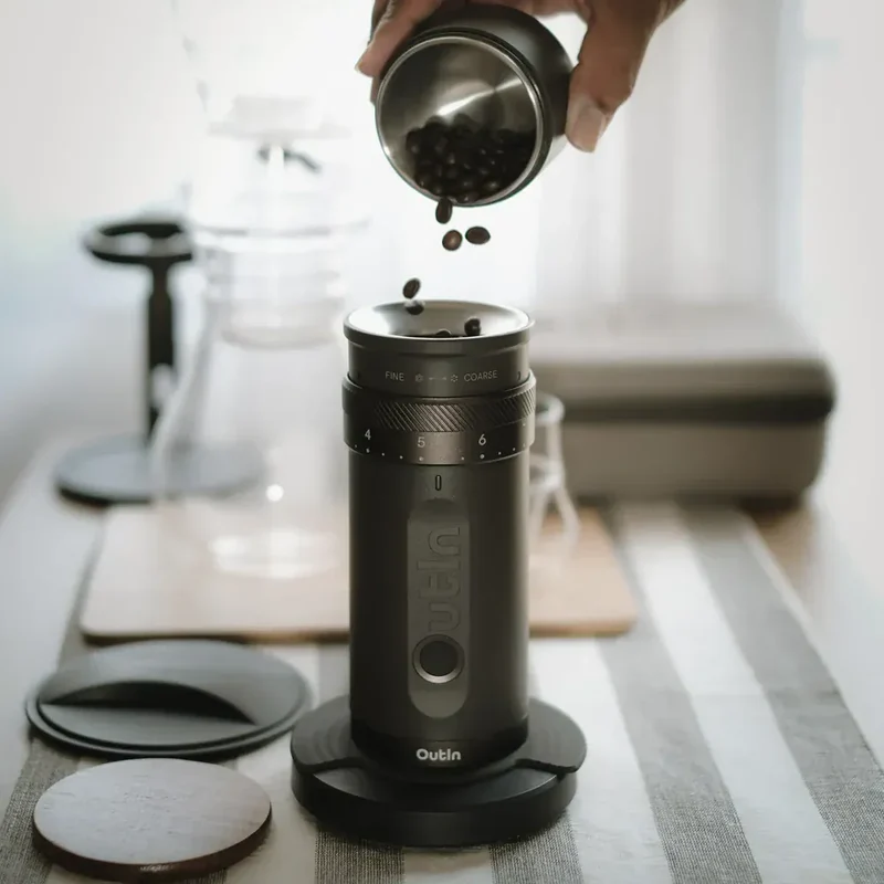 OutIn Fino Tragbare Elektrische Kaffeemühle
