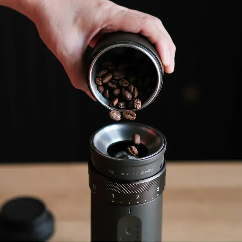 OutIn Fino Tragbare Elektrische Kaffeemühle