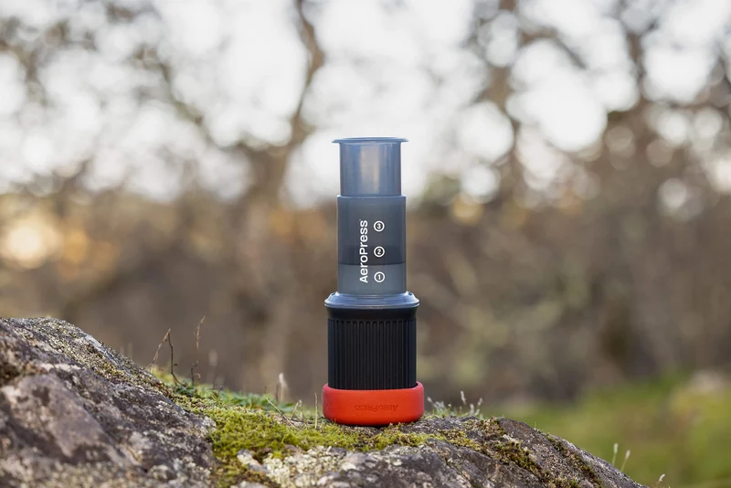 AeroPress Coffee Maker Go – Kompakte Kaffeepresse für perfekten Genuss unterwegs inklusive 100 Filter