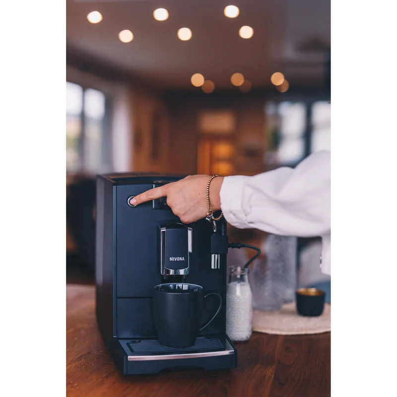 Nivona NICR 5'50 Mattschwarz – Chrom – Kaffeevollautomat