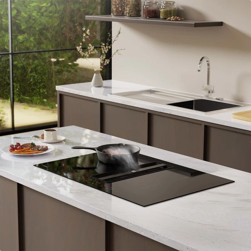 Ciarra ONE Induktionskochfeld mit Dunstabzug Ultra 830 mm mit integriertem Plasma⁺-System und Boost und Flexzone CBBEH834BBFF-OW