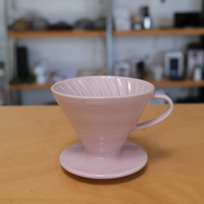 Hario V60 Handfilter | Porzellan – Pink & Matt Schwarz