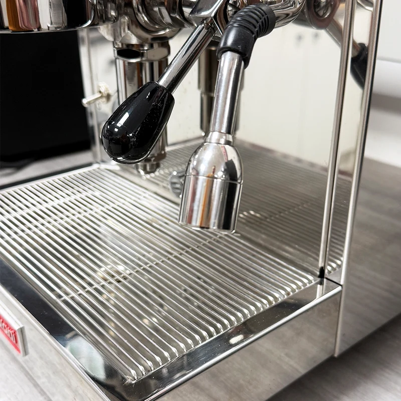 Showroom Model La Pavoni Cellini Classic Espresso Machine - LPSCCC01UK