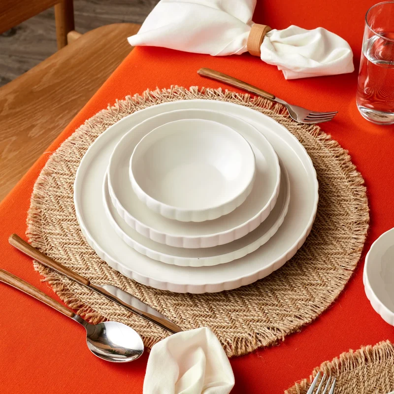 Karaca Stream Bone China Pumpkin 6 Kişilik 24 Parça Yemek Takımı, Beyaz