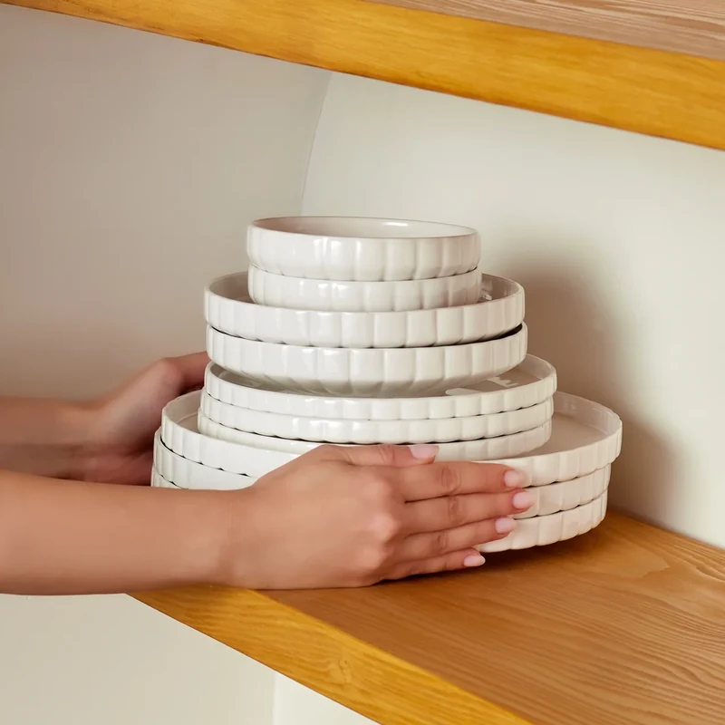 Karaca Stream Bone China Pumpkin 6 Kişilik 24 Parça Yemek Takımı, Beyaz