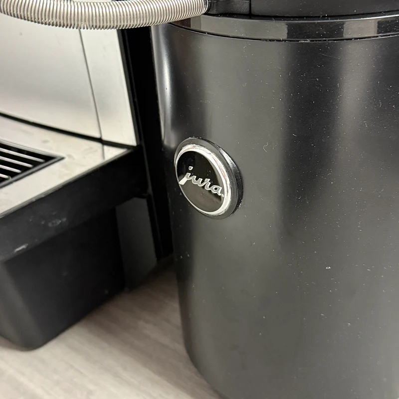 Refurbished Jura X8 Professional Coffee Machine & Cool Control Milk Cooler Bundle