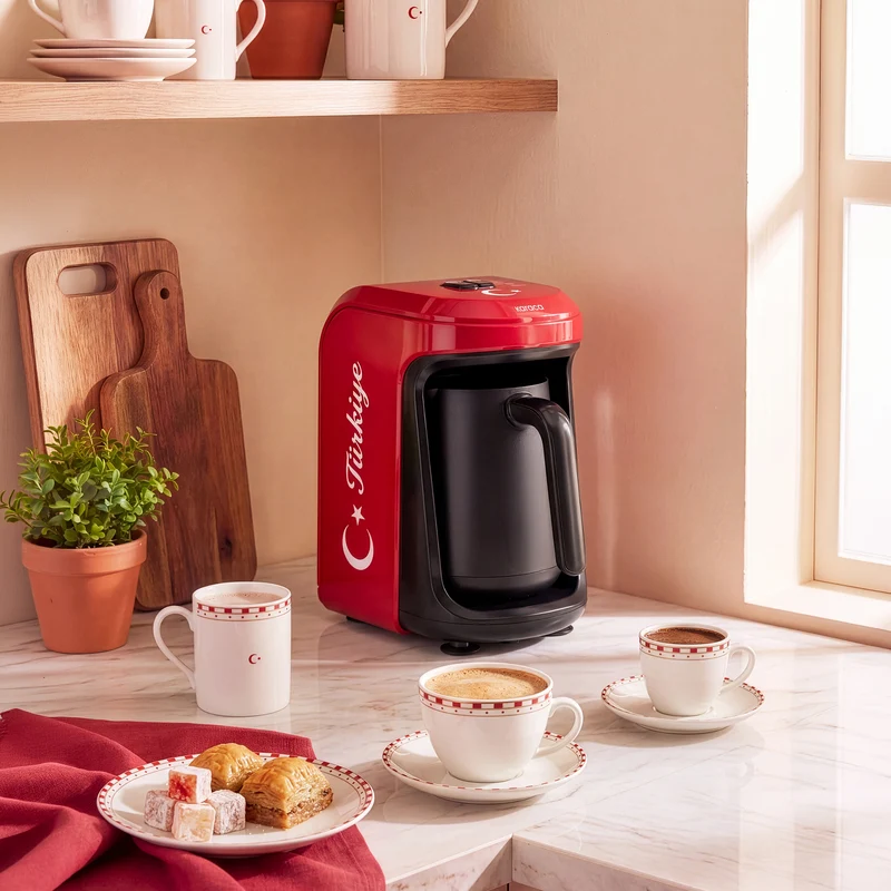 Karaca Hatır Hüps Türkiye – Türkische Kaffeemaschine mit Milchfunktion, 5 Tassen, mit Nationalhymne, Flaggenrot