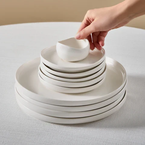 Karaca Bone China Olla 22 Parça 6 Kişilik Kahvaltı Seti, Beyaz