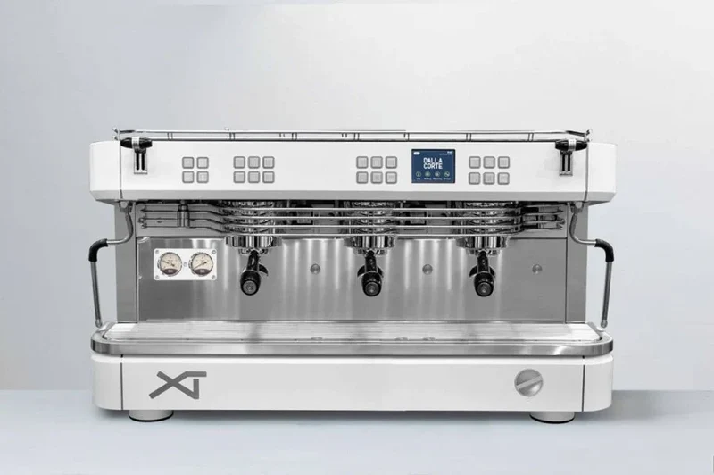 Dalla Corte XT Barista 3 Gruppig mit MCS | Kaffeewelt
